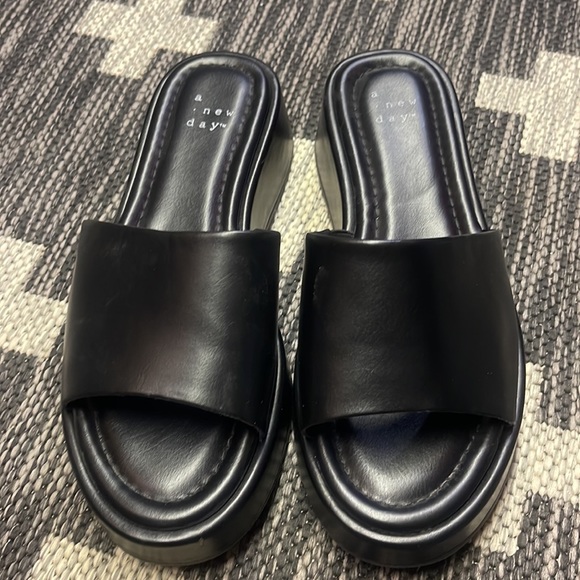 A New Day Size 6 Shoes Black Worn Once - Picture 2 of 3